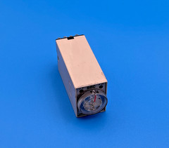 Omron H3Y-4 Timer Relay 0-1 Second H3Y4 (TSC)