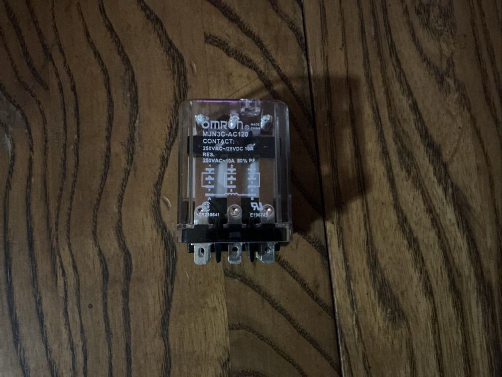 Omron MJN3CF-AC120 General Purpose Power Relay. 3 Pole Double Throw Relay