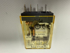 IDEC RH1B-U HNZ07 AC24V 5 PIN RELAY BOX OF 10 NEW OPEN BOX