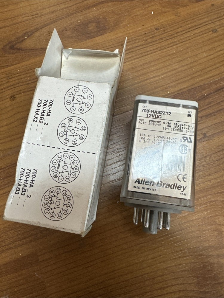 NIB ALLEN BRADLEY 700-HA32Z12 SER. A TYPE H CONTROL RELAY 12VDC
