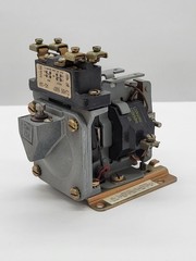 Square D 9050 A010D Pneumatic Timing Relay 600V Series A 120/110V Coil