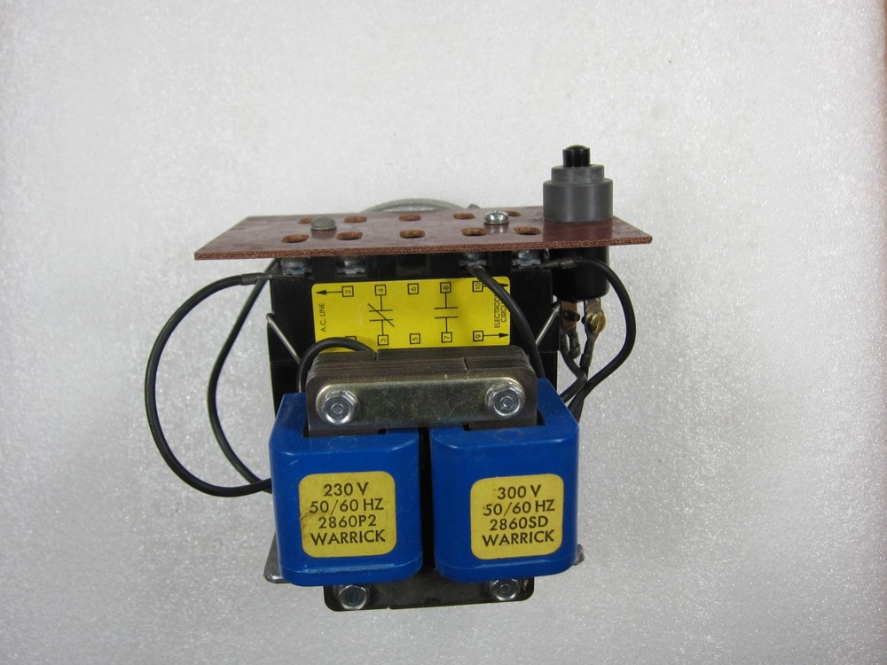 Warrick Controls Gems 1D2D0A 230/300V 1NC 1NO Control Relay w Reset, Used