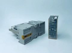 G7S-4A2B-E 24VDC Safety Relay 10A 24VDC 14 Pins with P7S-14F-END Socket x 1 Set