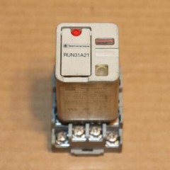 One Telemecanique RUN31A21 B& Cube Relay with Socket Base 24VAC
