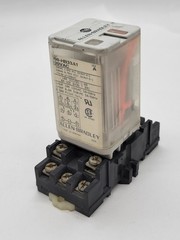 Allen-Bradley 700-HB33A1 Relay w Socket Base 10A 1/4HP 120V 11Pin Series A