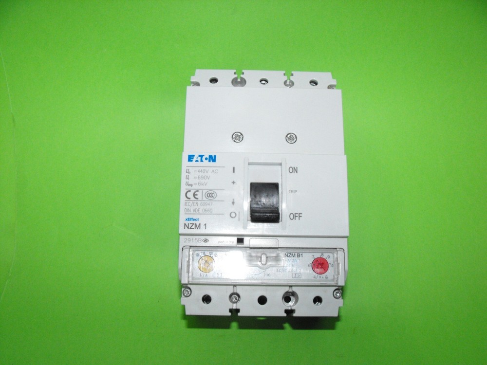Eaton NZM1 + NZM B1.Circuit Breakers.there is no one cable tie.USED