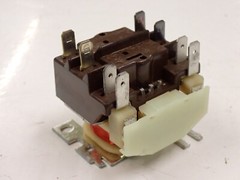 LOT OF 10 Honeywell R8229A Electric Heat Relay 24V 50/60 HZ NEW
