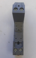 PHOENIX CONTACT CAT NO: RIF-1-BSC/2X21 RELAY BASE 10 PER BOX