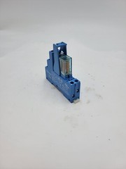 Finder 40.52 Relay Plug-In 8-Pin 8A 250V Coil 24VDC w/ 95.05 Socket Base 10 Amp