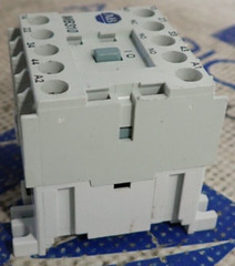 Allen Bradley Control Relay 700DC-MB310* 300V~10A