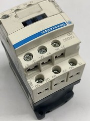 Schneider Electric Telemecanique CAD32BD 24VDC Control Relay (RE251)