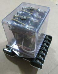 Omron MM4P Relay 4-Pole 12VDC Coil with Socket VGC!!! Free 2 Day FedEx Shipping