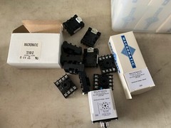 ONE (1) Genuine Macromatic Voltage Monitor Relay VMP120A & Base 70169-D, NOS