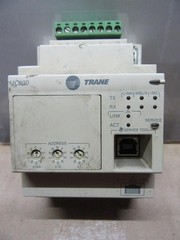 TRANE CHILLER CONTROL EXPANSION MODULE UC800 X13651144-01 REV. D 24 VDC 210 mA