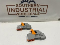 Phoenix Contact RIF-1-BPT/2X21 Relay Module w/ 2987943 Power Relay