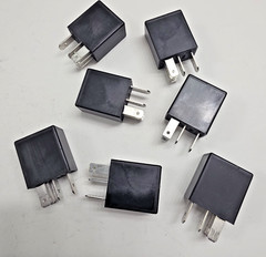 Lot of 7, 871-1C-C-R1 U01 12VDC Relay – 35A/20A 5-Pin SPDT Automotive Relay, NEW
