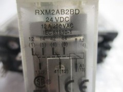 SCHNEIDER ELECTRIC RXM2AB2BD RELAY 24V LOT OF 3 NSNP