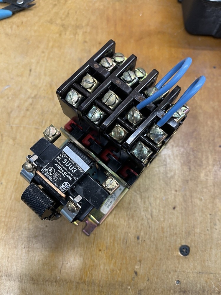 Joslyn Clark 5UU3 Contactor Bulletin 7305 Type PMA from Bridgeport V2XT Cabinet