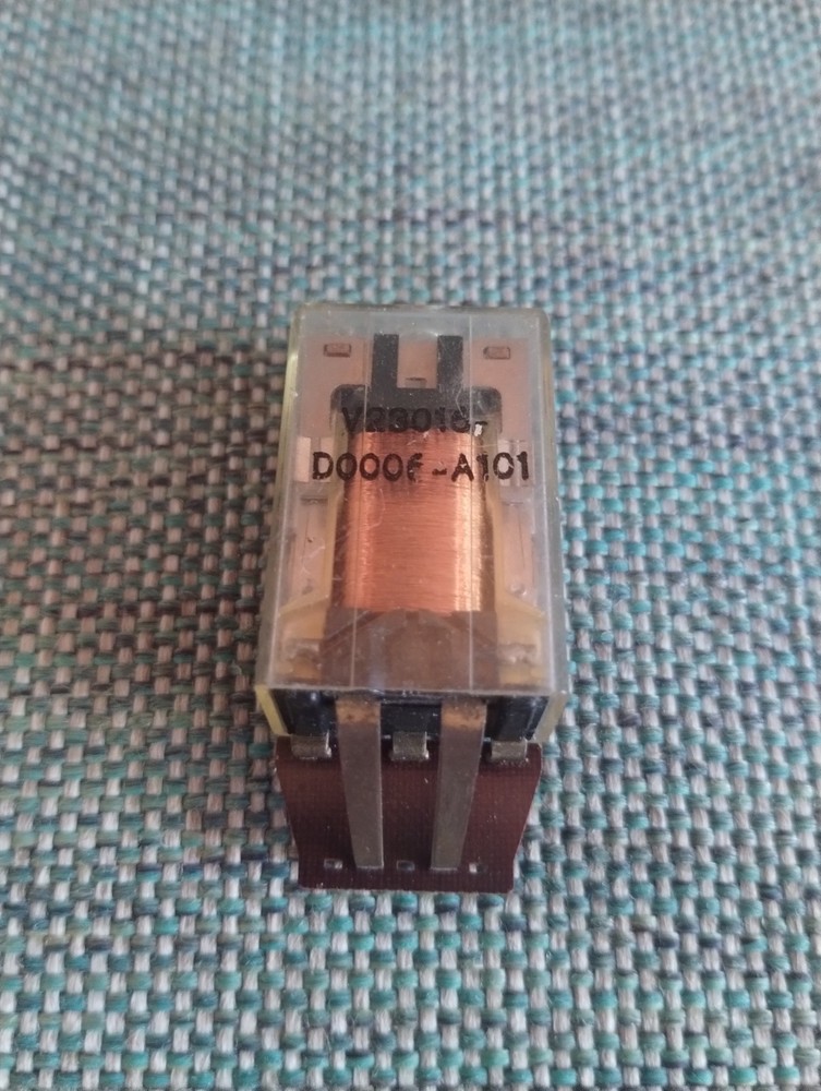 Siemens V23016-D0006-A101 Miniature Power Relay 24V DC 15A 300V SPDT Working Uni