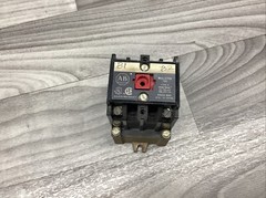 Allen Bradley 700-P200A1 110 115-120 VAC Coil Relay Type P Ser A #820F283