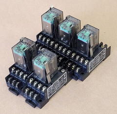 FUJI ELECTRIC HH54P-FL RELAY WITH SOCKET TP514X2, LOT OF 5