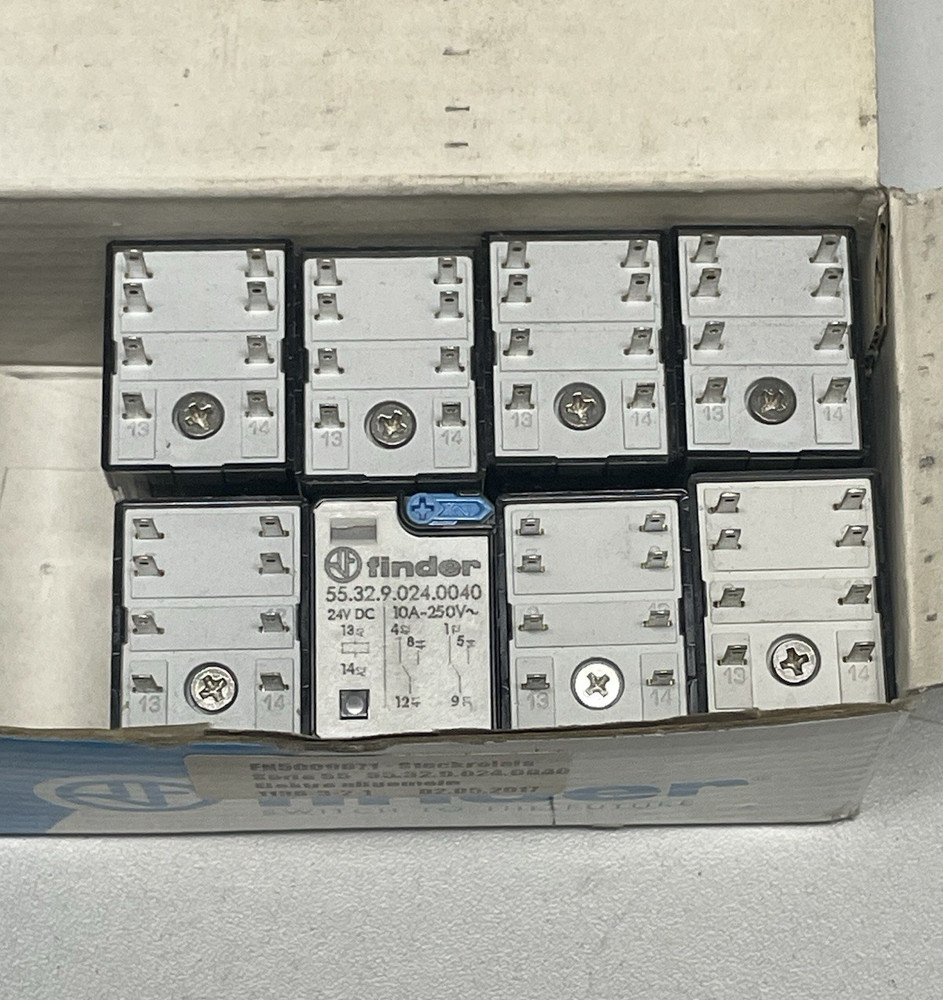 8 Pieces / Finder / Miniature Relays / Type: 55.32.9.024.0040