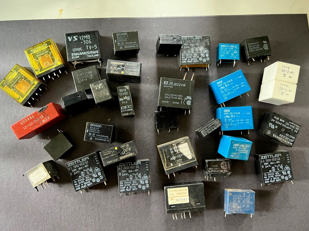 Group of 33 used electronic relays – appliances