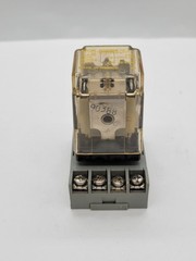 Square D 8501 KP12P14V14 Plug-In Relay w Socket 10A 250V 8Pin Series D 24V Coil