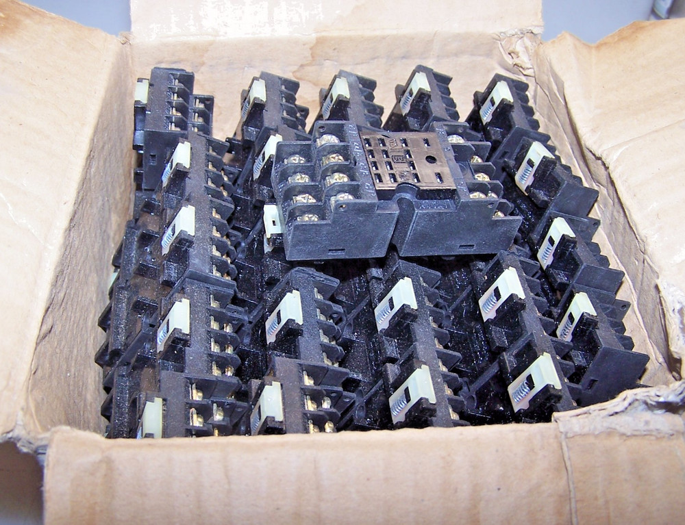 50) New ACI Advance Controls 14 Pin Din Rail Relay Socket ZV15/4 (Box Of 50)