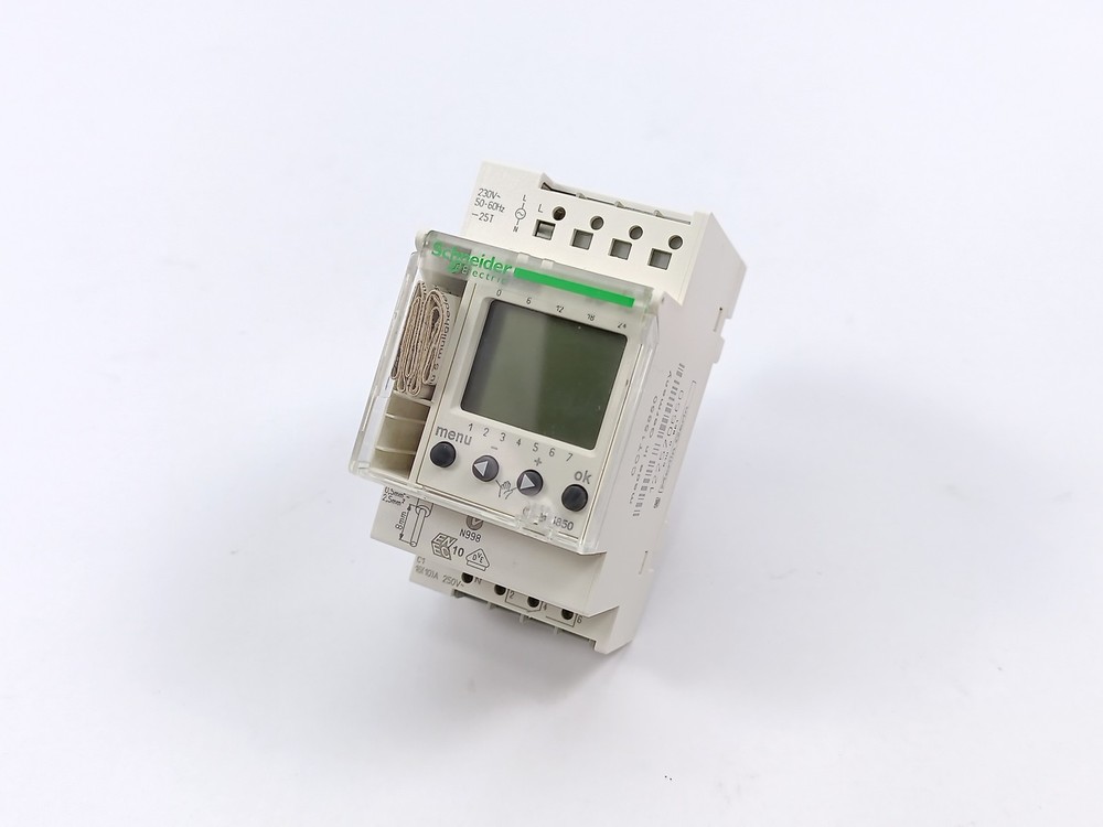 Schneider Electric CCT15850 Digital Time Switch / Merlin Gerin