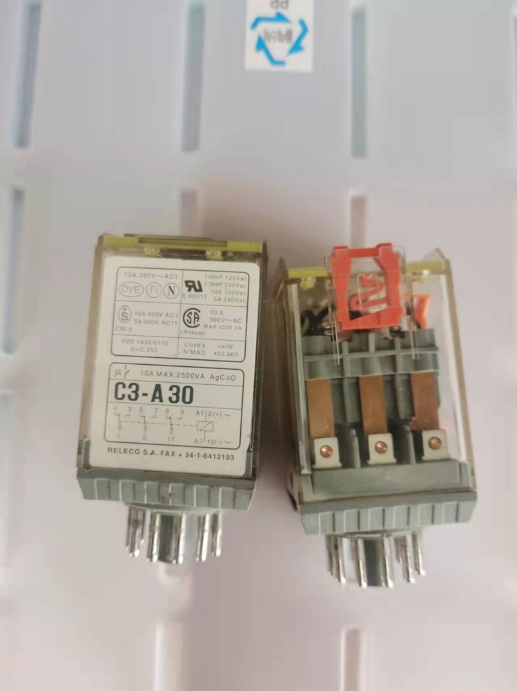 New C3-A30 DC24V or AC220V Intermediate Relay 10A 250VAC 8 Pins x 1pc