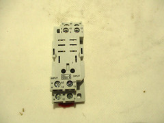 NEW SCHNEIDER MAGNECRAFT 70-782D8-1A RELAY BASE SOCKET 8 PIN 16A 300V