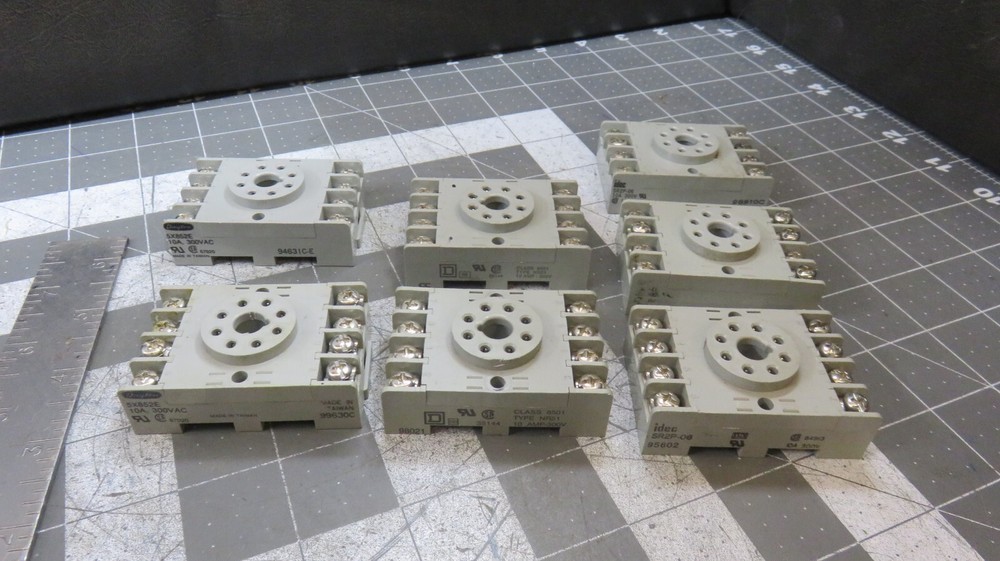 Lot of 7 SR2P-06 NR51 5X852E Relay Socket Bases 10A 300v Din Rail