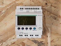 Schneider Electric Zelio Logic SR2B121BD – Compact Smart Relay 24VDC