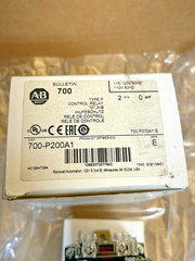 NEW ALLEN BRADLEY 700-P200A1 CONTROL RELAY 700P200A1