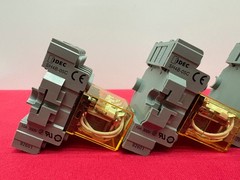 IDEC RELAY RH4B-UL D DC24V w/ BASE SH4B-05C 300V 10A – 1 LOT QTY 4