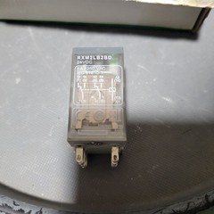 Box of 10 Schneider Electric, Telemecanique Relay, 24VDC, 250VAC, 5A, RXM2LB2BD