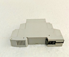 *NEW IN BOX* CROUZET M3US 84873222 5AMP/250-240V 50/60 HZ RELAY