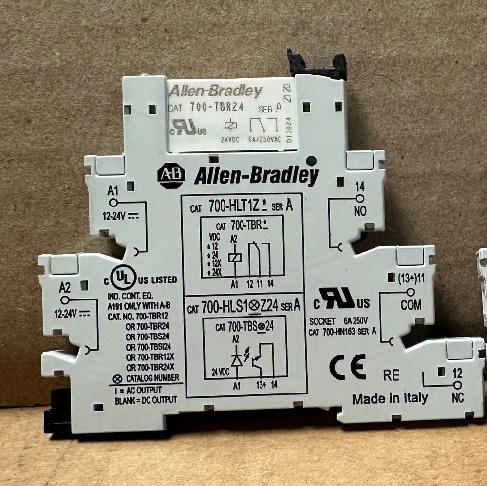 Allen Bradley CAT 700-TBR24 SER A Relay w/ CAT700-HLT 1Z Socket (NEW)