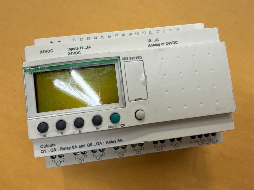 Schneider Electric Zelio SR3B261BD Smart Relay PLC