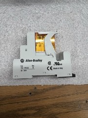 Allen Bradley Relay And Relay Holder 700-HN222