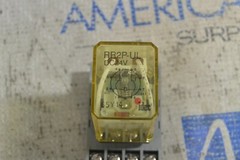 IDEC Cube Rlay RR2P-UL DC 24V 65Y14 with base SR2P-06 10A 300V
