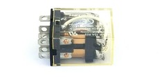 Allen Bradley 700-HF32A1 Series B Control Relay, Type H, 120VAC, 50/60Hz, 10AMP