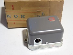 HONEYWELL R927C 1000 TIME RELAY NEW