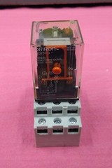 Omron MK2PN-S Relay with base