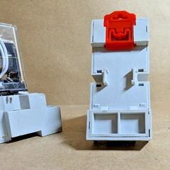 Square D 8501RS14V20 Power Relay w/ 8501NR45 Base, 120VAC, 5A, 4PDT (New NB)