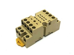 Omron PYF-14A-N Relay Socket w/ Schrack PT570L24 Relay