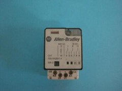 ALLEN BRADLEY 700-HA33A1-1-4 SER D RELAY 120VAC WITH 700-HN101 SER C SOCKET BASE