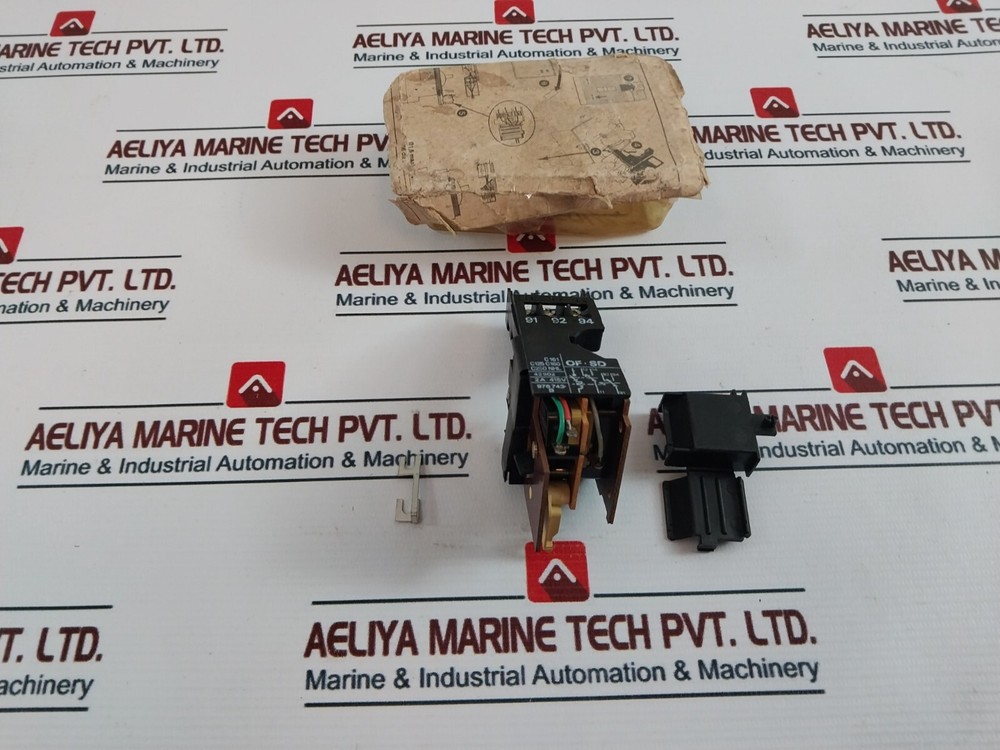 Merlin Gerin 42902 Relay 976743 B, 2A 415V