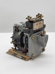 Square D 9050 A010D Pneumatic Timing Relay 600V Series A 120/110V Coil